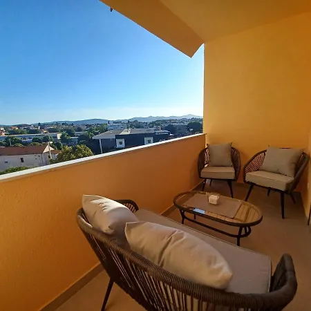 Mare - Lovely Flat Few Steps Away From The Main Bus Station And Old Town זאדאר