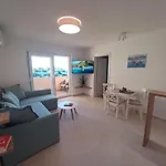 Mare - Lovely Flat Few Steps Away From The Main Bus Station And Old Town *