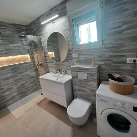 Mare - Lovely Flat Few Steps Away From The Main Bus Station And Old Town Appartement