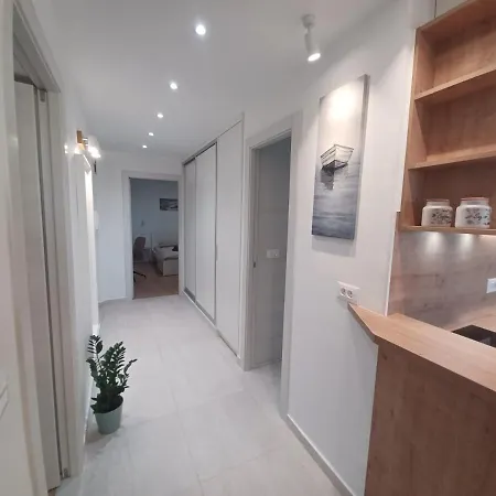Mare - Lovely Flat Few Steps Away From The Main Bus Station And Old Town ザダル