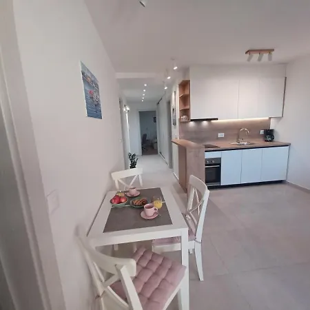 Mare - Lovely Flat Few Steps Away From The Main Bus Station And Old Town ザダル